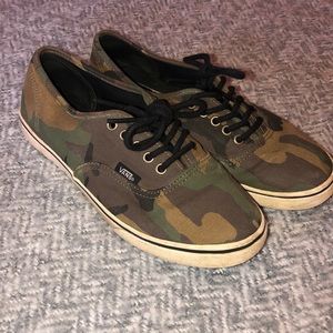 Army Print Vans